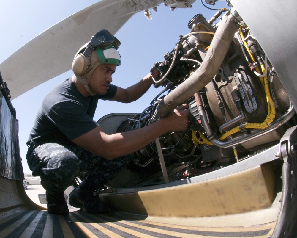 HSC-8 Technician (U.S. Navy photo)